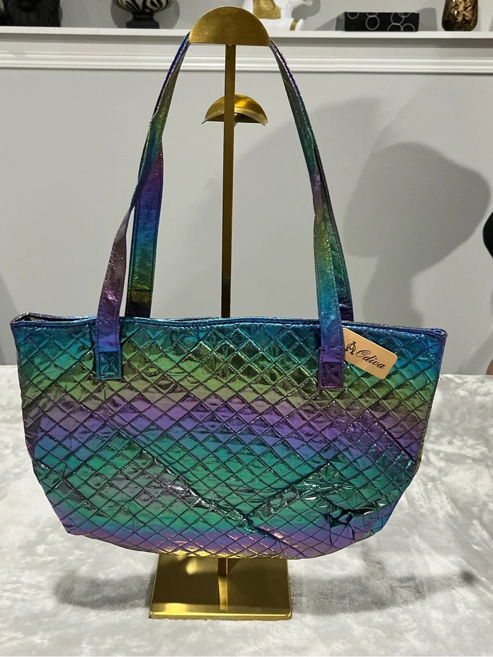Odiva iridescent quilted